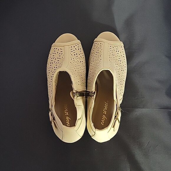 EASY STREET DAKOTA PEEP TOE WOMEN"S ADJUSTABLE BUCKLE SANDALS - Picture 5 of 16